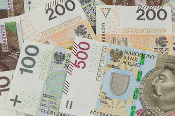 Nowe polskie banknoty, 100, 200 oraz 500 złotych. - obrazy, fototapety, plakaty