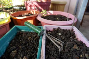 Soil fork, equipment for planting