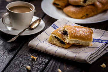 Buns with plum jam