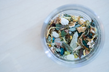 Räucherwerk in Glasschale, Rauhnächte, Draufsicht