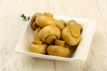 Marinated champignons