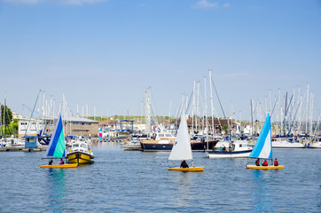 Fototapeta premium Sailboat In The Sea, Plymouth, Devon