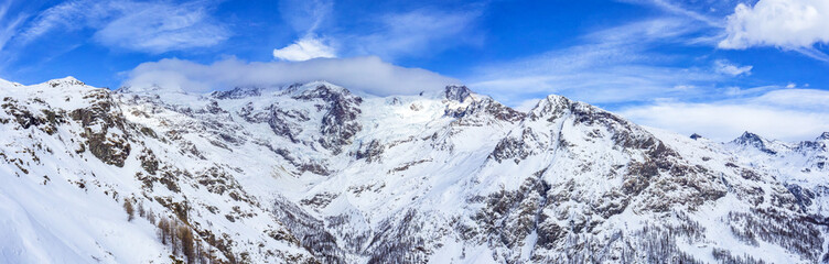 Fototapeta na wymiar Panorama del Monte Rosa da Gressoney
