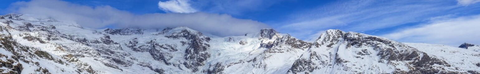 Fototapeta na wymiar Panorama del Monte Rosa da Gressoney