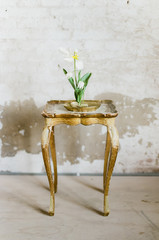 Minimalist flower arrangement