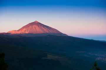 Fototapeta na wymiar Tenerife Teide in sunrise light