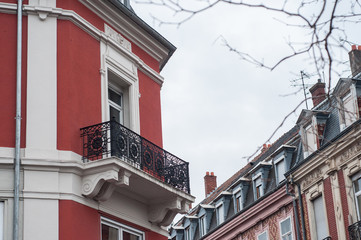 détail architecture immeuble ancien à  Mulhouse