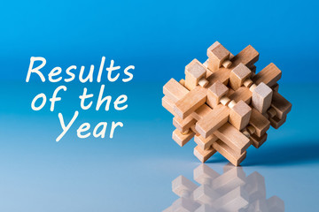 Results of the year - or 2017 Review. Text at blue background with brain teaser