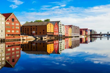 Fototapeten Alte Häuser in Trondheim © saiko3p