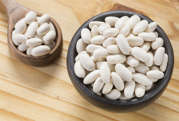 Raw organic white beans - Phaseolus vulgaris