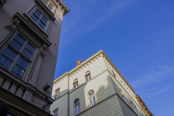 Kontrastreicher Aufblick - Immobilienmarkt in Budapest (Ungarn)