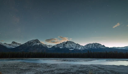 night sky above the Canadian Rockies along the Icefield Parkway
