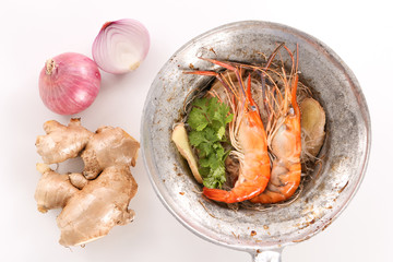 Shrimp potted with vermiceli, Kung ob woon sen on white background  © Behindthemirror