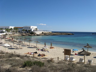 Strand von Es Pujols auf Formentera