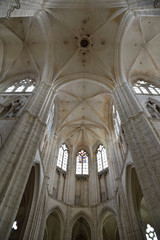 Nef gothique de l'abbaye Saint-Germain à Auxerre en Bourgogne, France