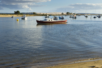 Pinasse devant la dune du Pyla