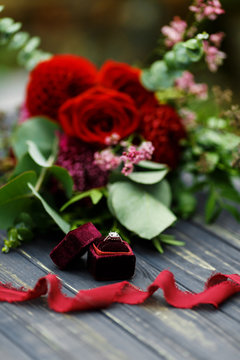wedding offer with roses and wedding ring