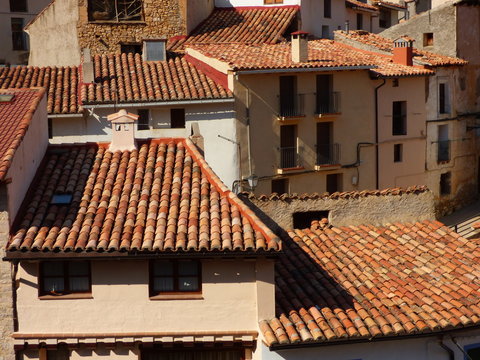 Pitarque. Pueblo de Teruel (Aragon,Espa&ntilde;a). Est&aacute; situado en la comarca del Maestrazgo, al pie de la monta&ntilde;a de Pe&ntilde;arrubia