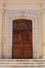 Fototapeta na wymiar Entrance into church