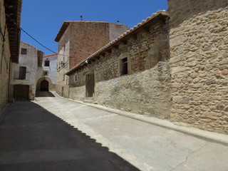 Fototapeta na wymiar Puertomingalvo. Pueblo con encanto de Teruel en Aragón, España