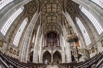 Innenansicht des Münsters St. Georg in Dinkelsbühl