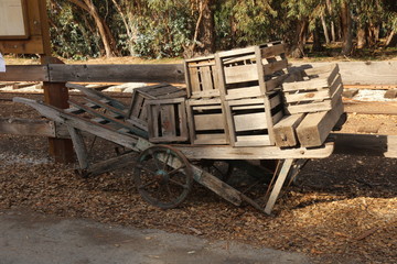 Railroad wheelbarrel