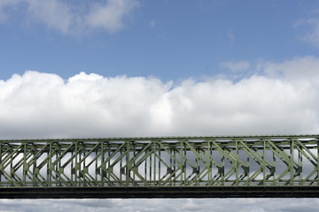 Fototapeta na wymiar Südbrücke über den Rhein bei Mainz