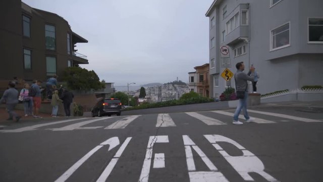 San Francisco Driving Plate Lombard Street 01 Hyde Street