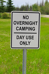 A no overnight camping, day use only sign