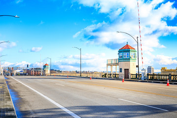 Road view on Burnside Bridge, over the Williamette River