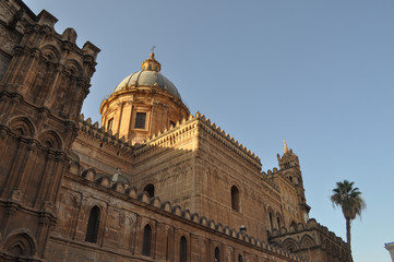 Fototapeta na wymiar View of the city of Palermo