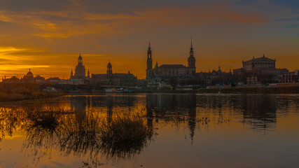 Fototapeta na wymiar Glühender Morgen - glowing dawn
