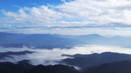 Obraz na płótnie Canvas Morning mist in the valley at Tak province, Thailand.