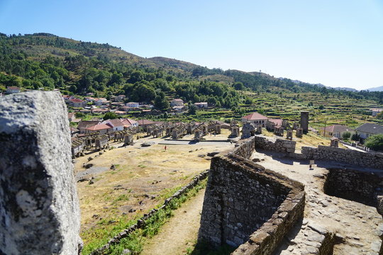 Espigueiro de Lindoso vue du chateau