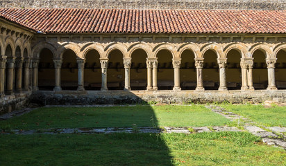 Fototapeta premium Spanien - Kantabrien - Santillana Del Mar - Colegiata de Santillana del Mar (Stiftskirche der Hl. Juliana, Sant Iuliana)