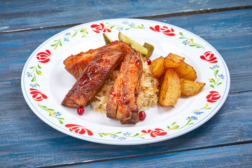 grilled ribs with potatoes