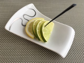 Limetten in Scheiben