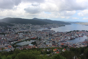 Bergen vom Floyen aus