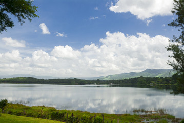 Fototapeta na wymiar Lagoon El Pino in Guatemala, mountains and tropical forest.