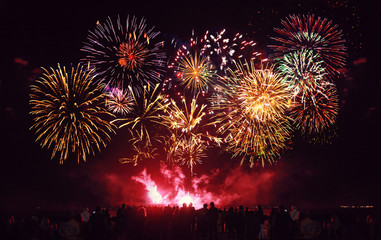 Wunderschönes Feuerwerk © Thaut Images