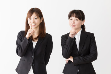 ビジネスウーマン　白バックイメージ