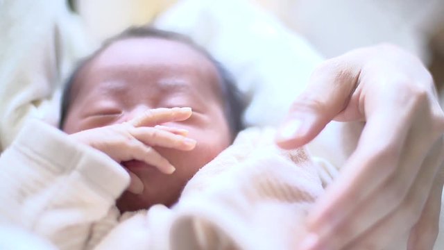 赤ちゃん、ベビー、新生児、寝顔、寝る、ベッド