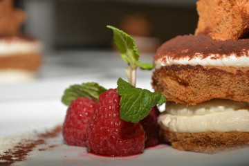 Tiramisu mit Himbeeren