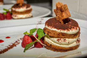 Tiramisu mit Himbeeren