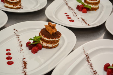 Tiramisu mit Himbeeren