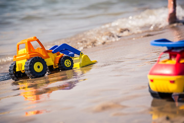giocattoli su spiaggia