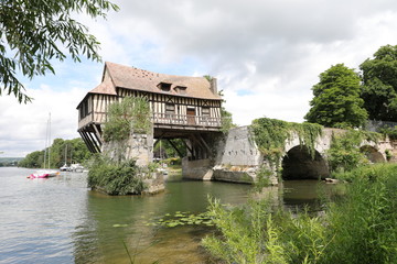 Obraz premium Le Vieux Moulin, emblème de la ville de Vernon (Eure)