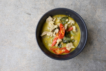Green curry pork in bowl (Kaeng Khiao Wan Moo)