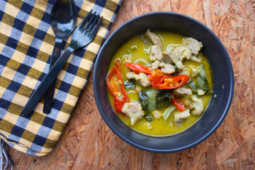 Thai food (Kaeng Khiao Wan) green curry with pork