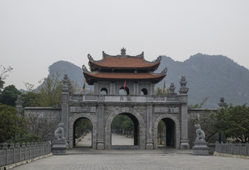 Fototapeta premium Gateway to Hoa Lu temples of the Dinh dynasty